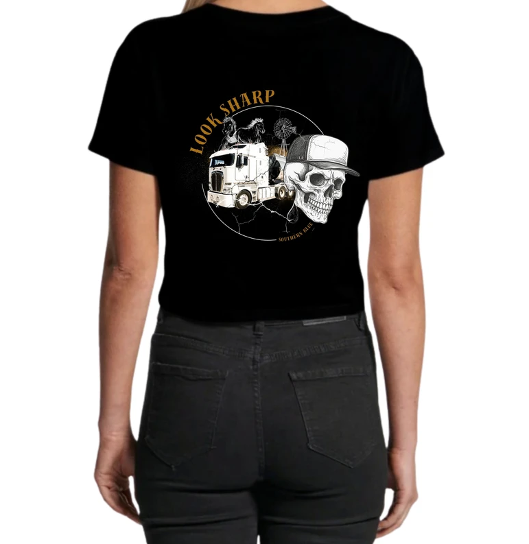 Look Sharp Cropped T-Shirt